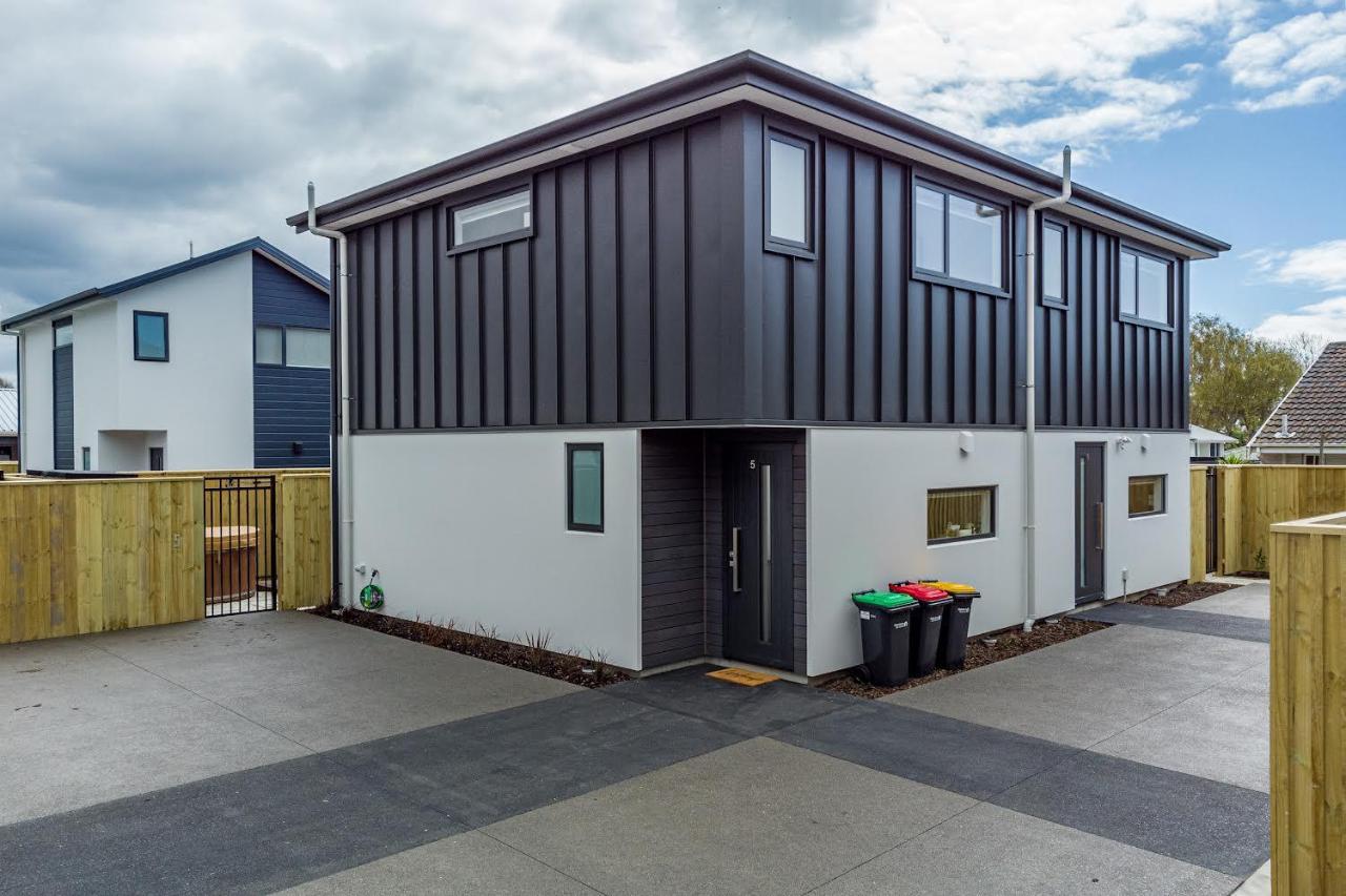 Ferienwohnung Cozy Retreat With Hot Tub Christchurch Exterior foto